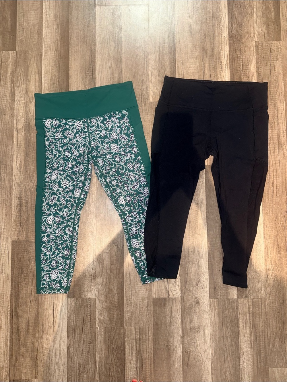 Athleta Green Floral Print Leggings & Black Capri Leggings - Bundle of 2 -LP